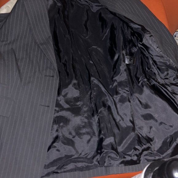 Beautiful Pin Striped Blazer EUC - Picture 7 of 10